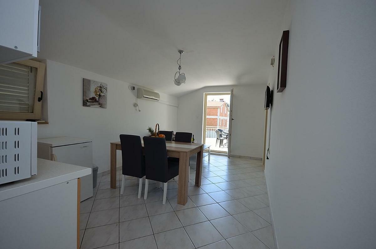 Apartmani Ana Tribalj Εξωτερικό φωτογραφία