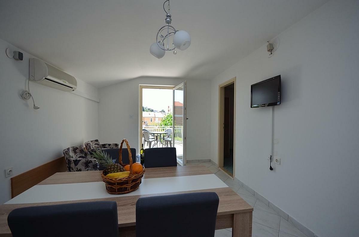 Apartmani Ana Tribalj Εξωτερικό φωτογραφία
